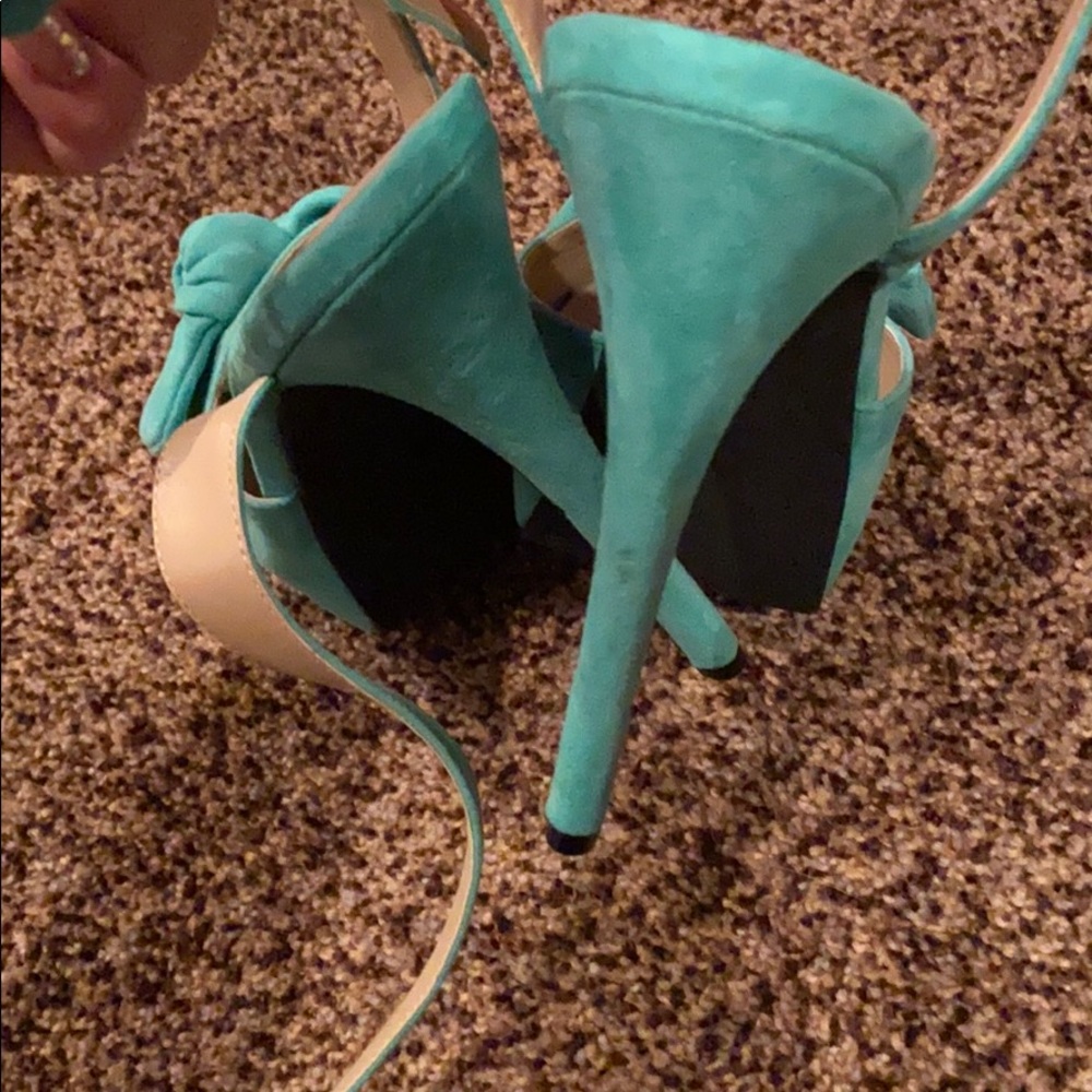 Heals - Picture 3 of 4